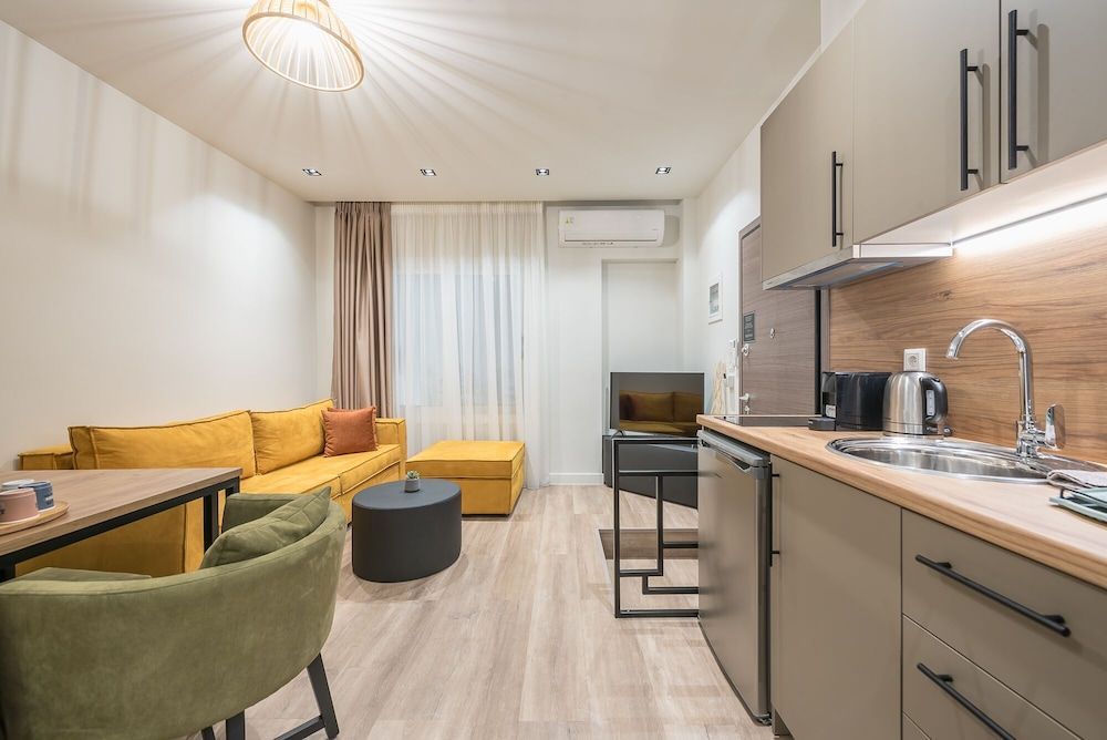 Aeiphoria Suites & Rooms - Athens 1