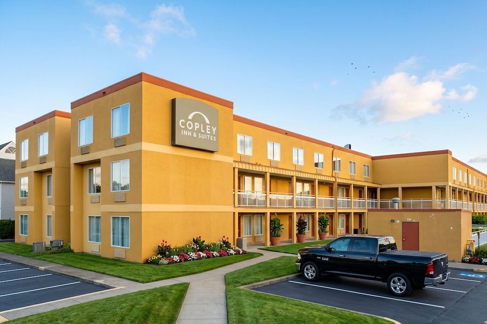 Copley Inn & Suites By OYO Akron OH 1
