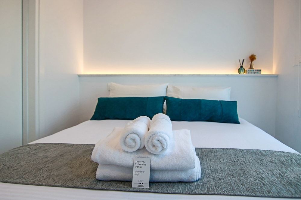Phaedrus Living - Seaside Deluxe Flat Harbour 107 2