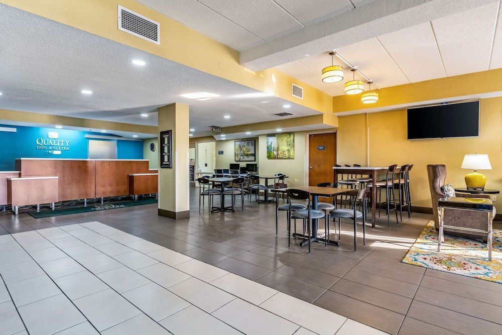 Quality Inn & Suites Southport 2