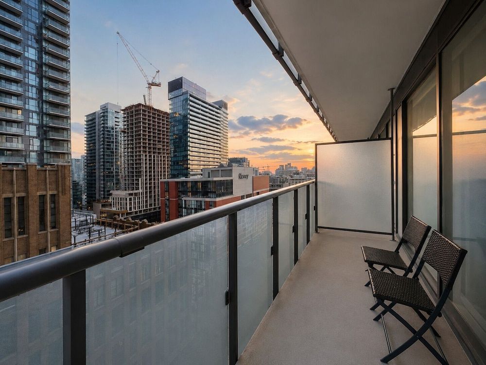Queen Hotel DT 1