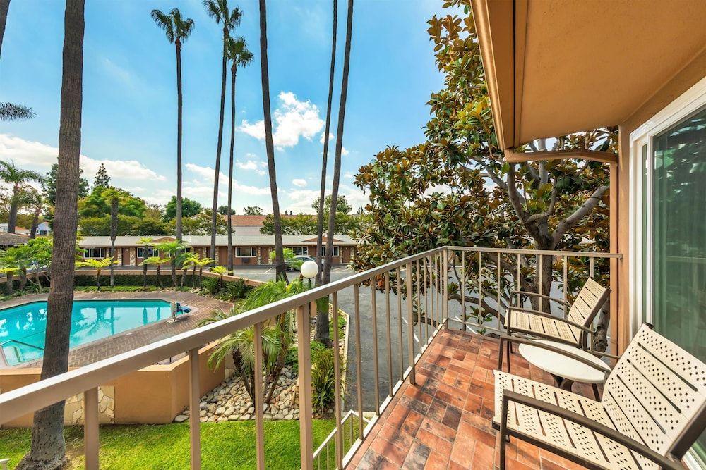 Best Western Pine Tree Motel 1