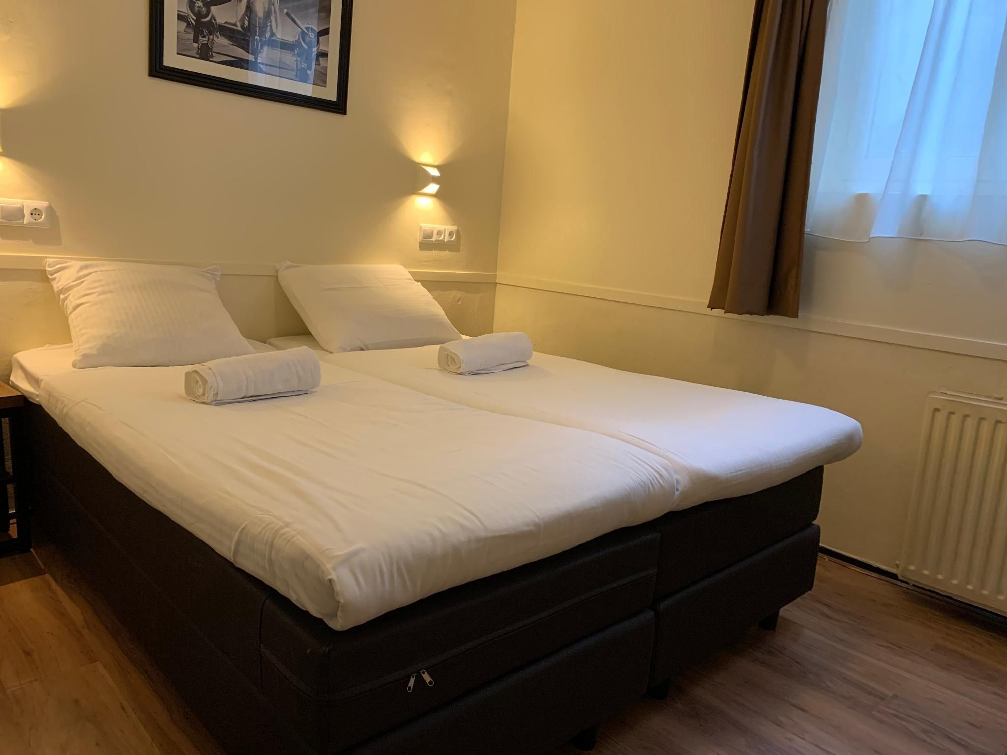 Dam Hotel 2
