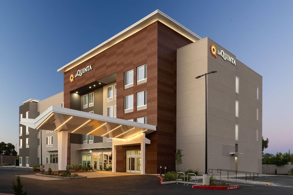 La Quinta Inn & Suites by Wyndham Tracy 1