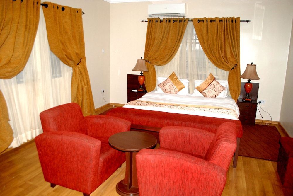 Grand Inn & Suites 1