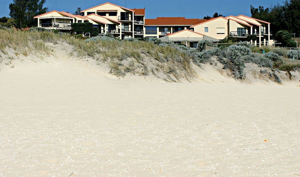 Scarborough & Absolutely Beachfront 1