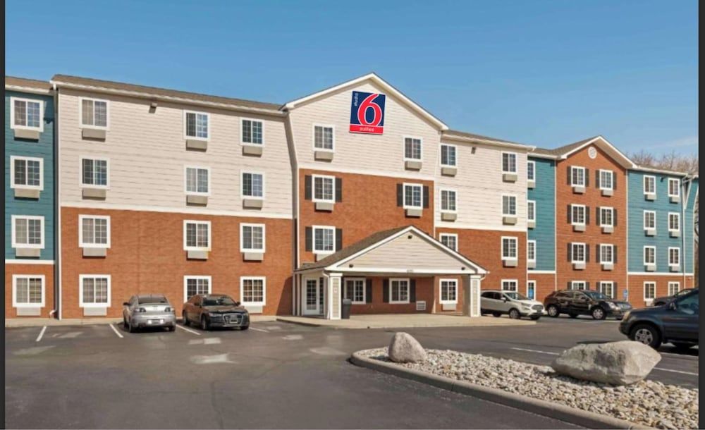 Studio 6 Extended Stay Cincinnati Sharonville OH 1
