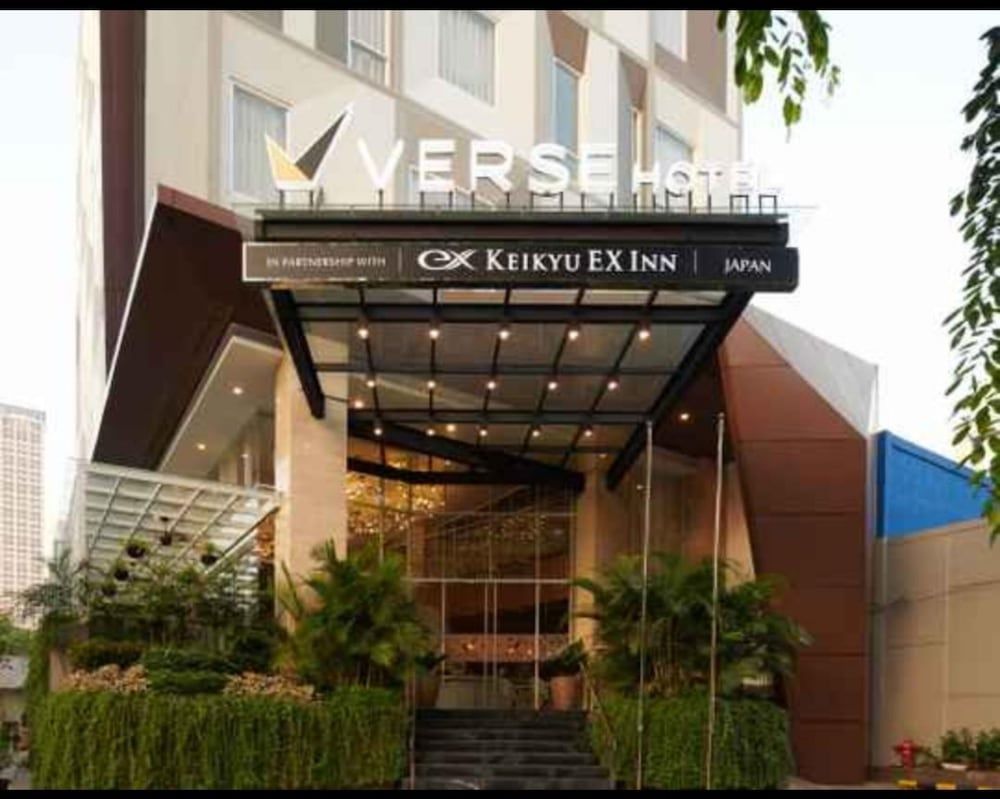 Verse Luxe Hotel Wahid Hasyim 1