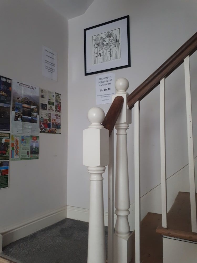 Ty Glyndwr Bunkhouse, Bar and cafe 2