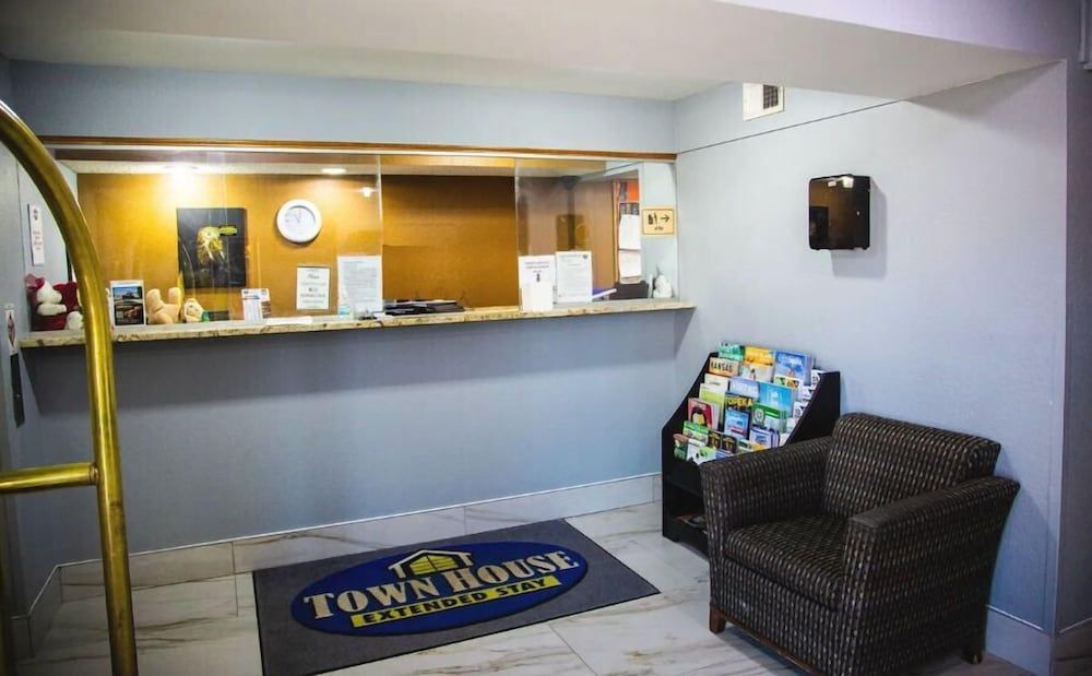 TownHouse Extended Stay Hotel Downtown 2