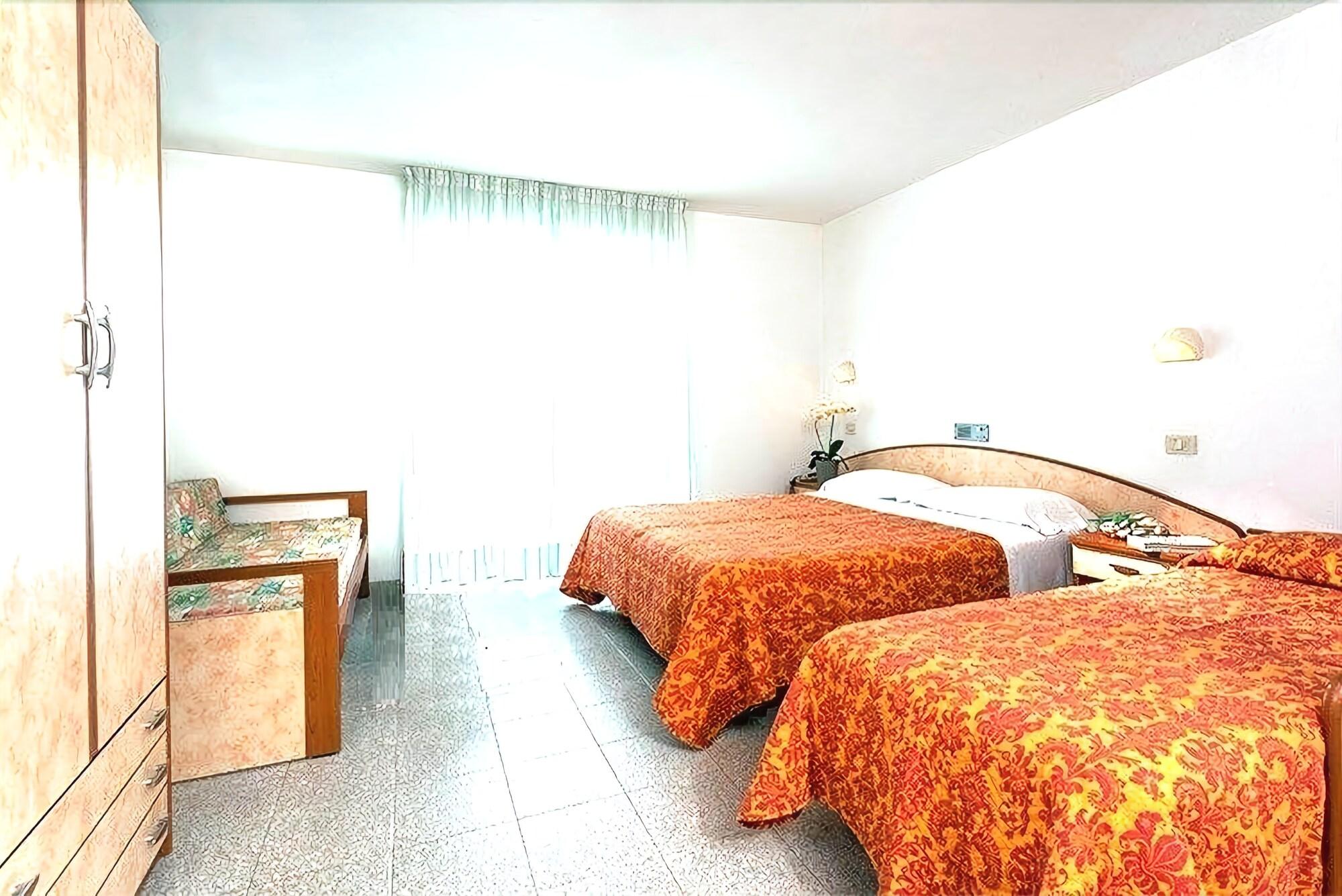 Hotel Villa Lina ANGOLO VIALE DANTE 2