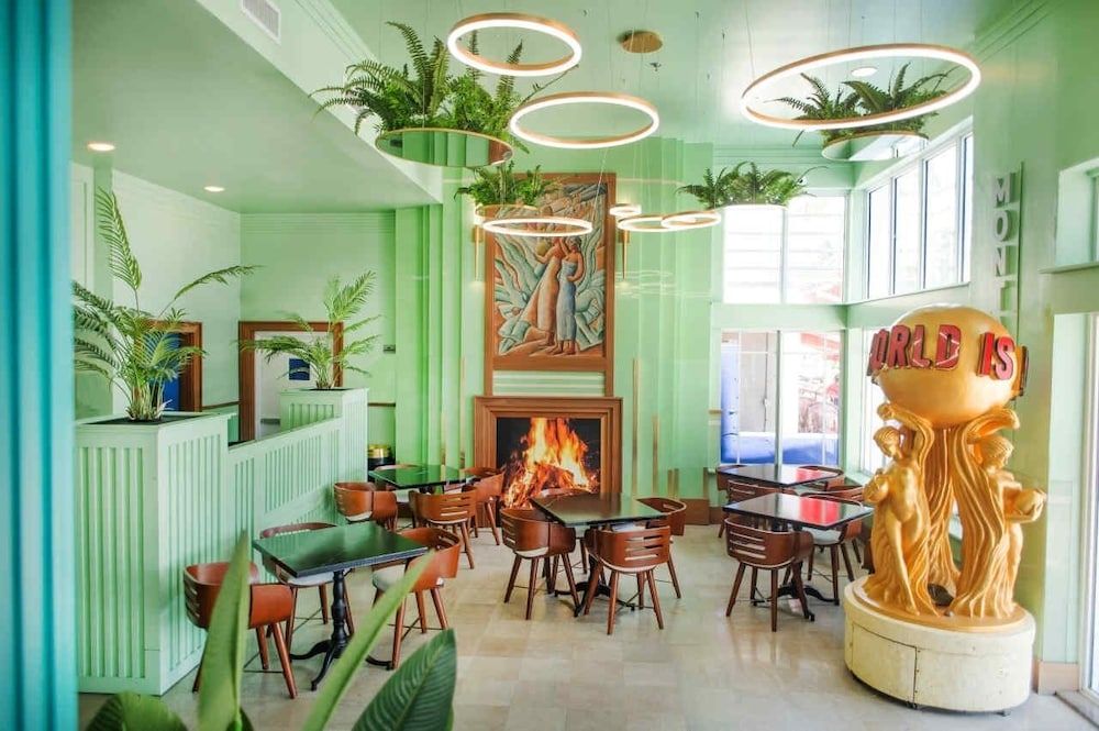 Colony Hotel 2