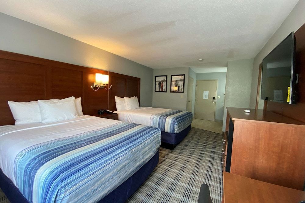 AmericInn by Wyndham Williamsburg 1