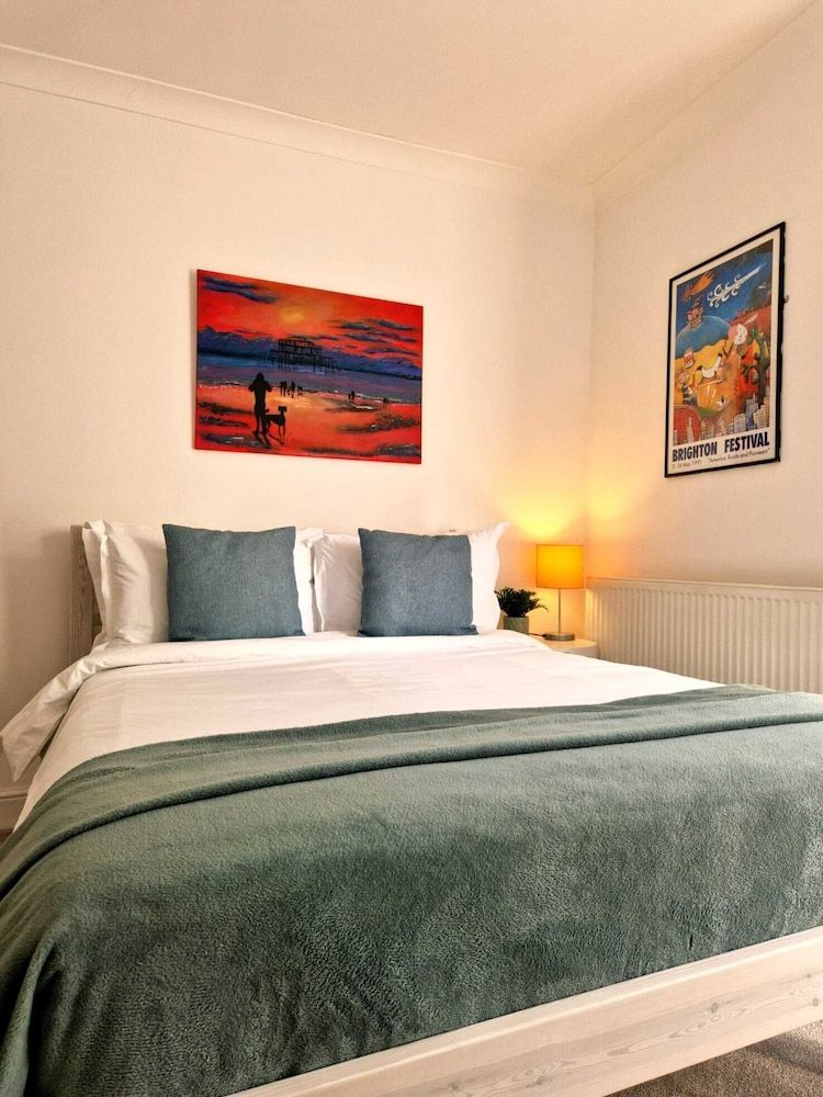 Upper Rock Brighton – Guest House 1