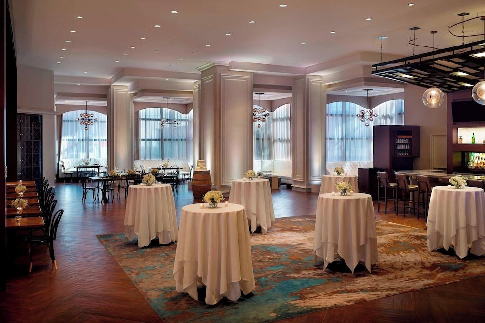 New Orleans Marriott Metairie At Lakeway 2