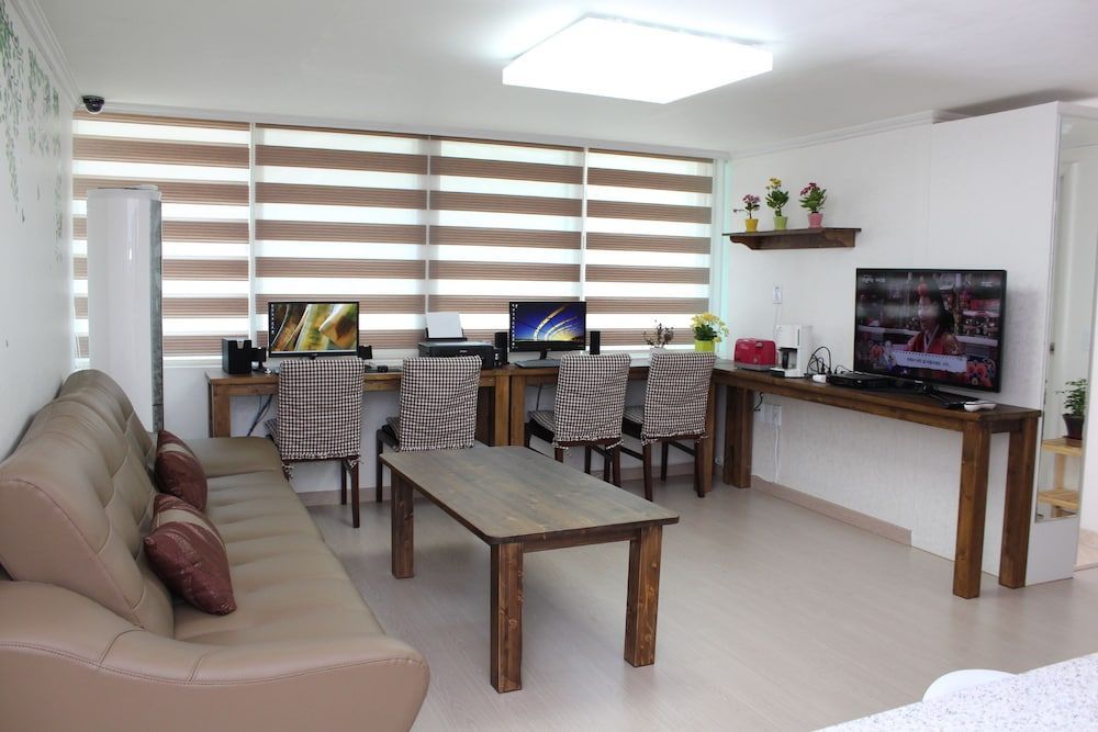 Wow Hills Guest House 1