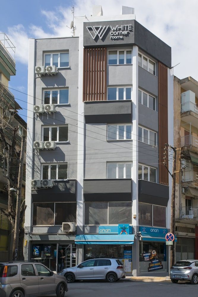 White Corner 1