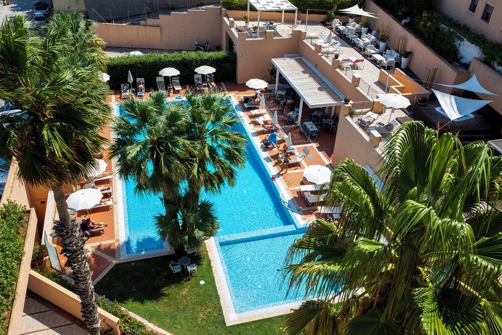 Hotel Punta Nord Est 1