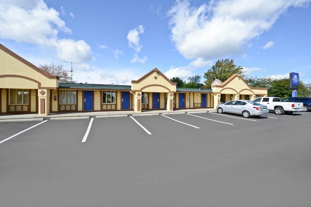 Americas Best Value Inn & Suites Warren Detroit 1