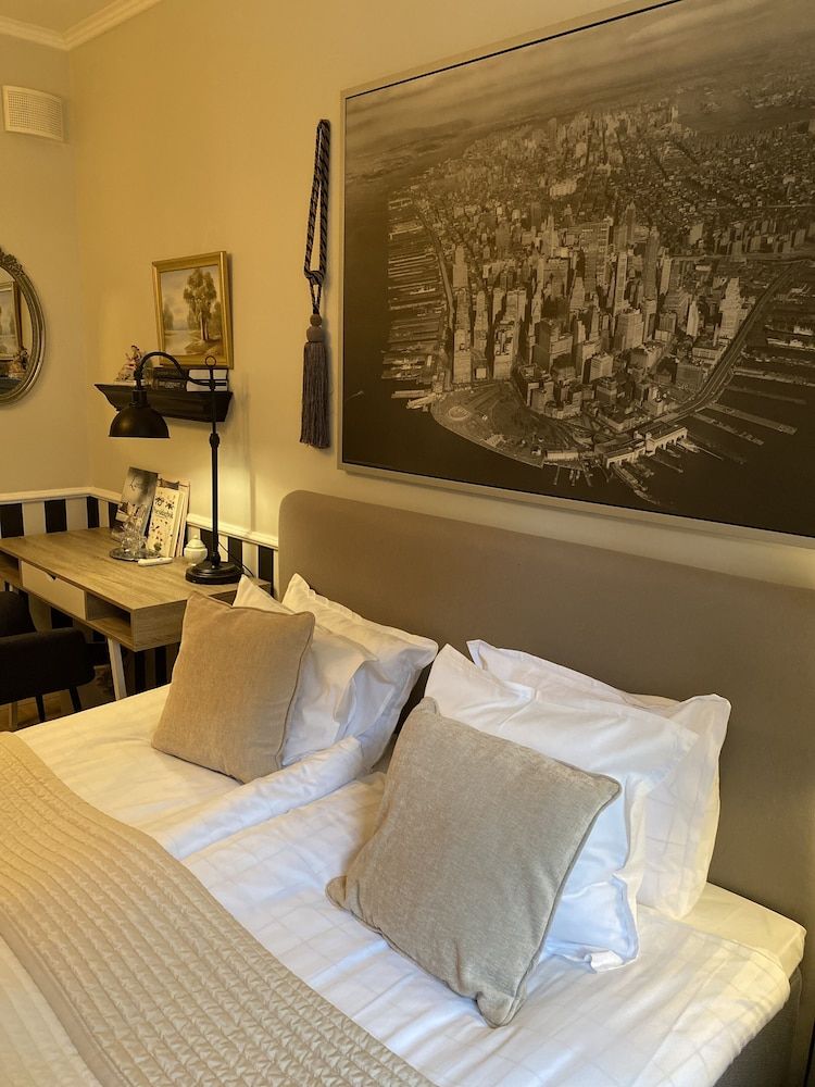 Strand Hotel 2