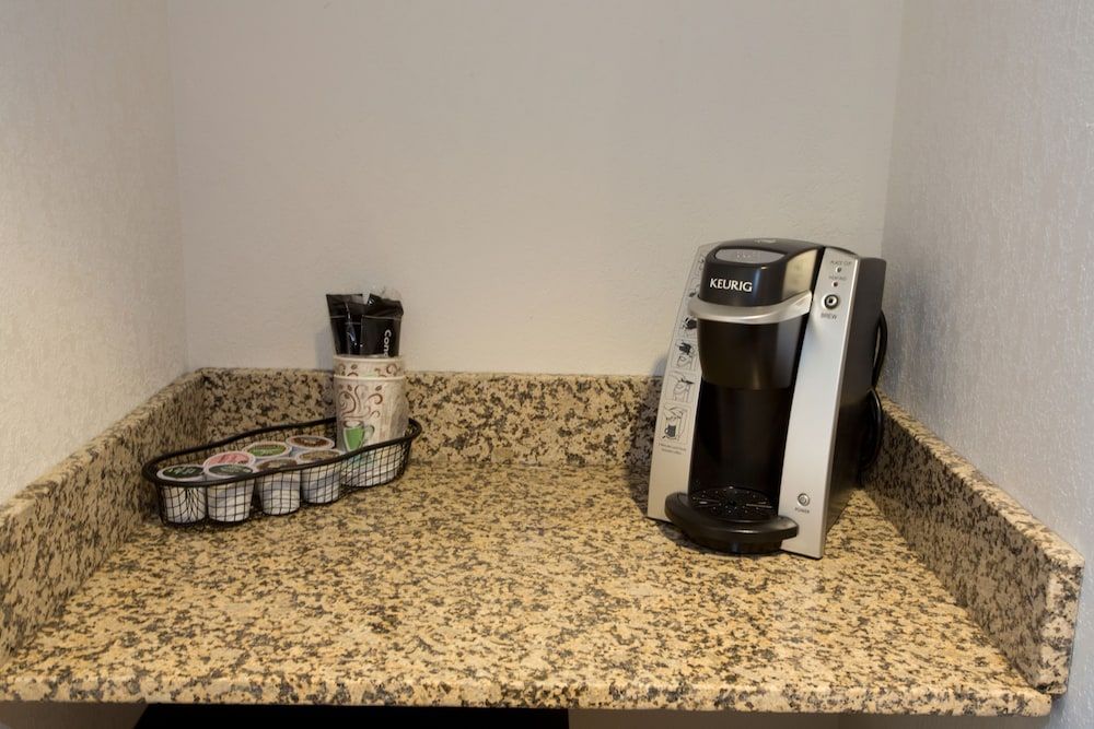 Holiday Inn MORGANTOWN - UNIVERSITY AREA by IHG 2