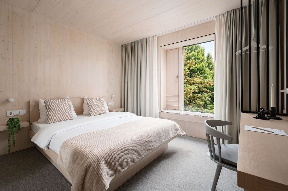 Hotel Bergamo Modern & zentral in Ludwigsburg 24h Check in 3 Min zum Schloss nachhaltiges Hotel in Holzbauweise 1