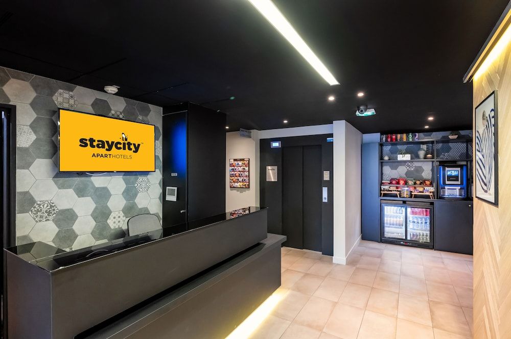 Staycity Aparthotels Paris Gare de l'Est 2