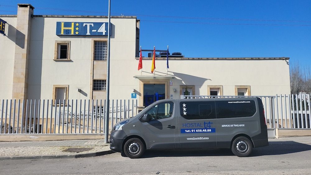 Hostal T4 1