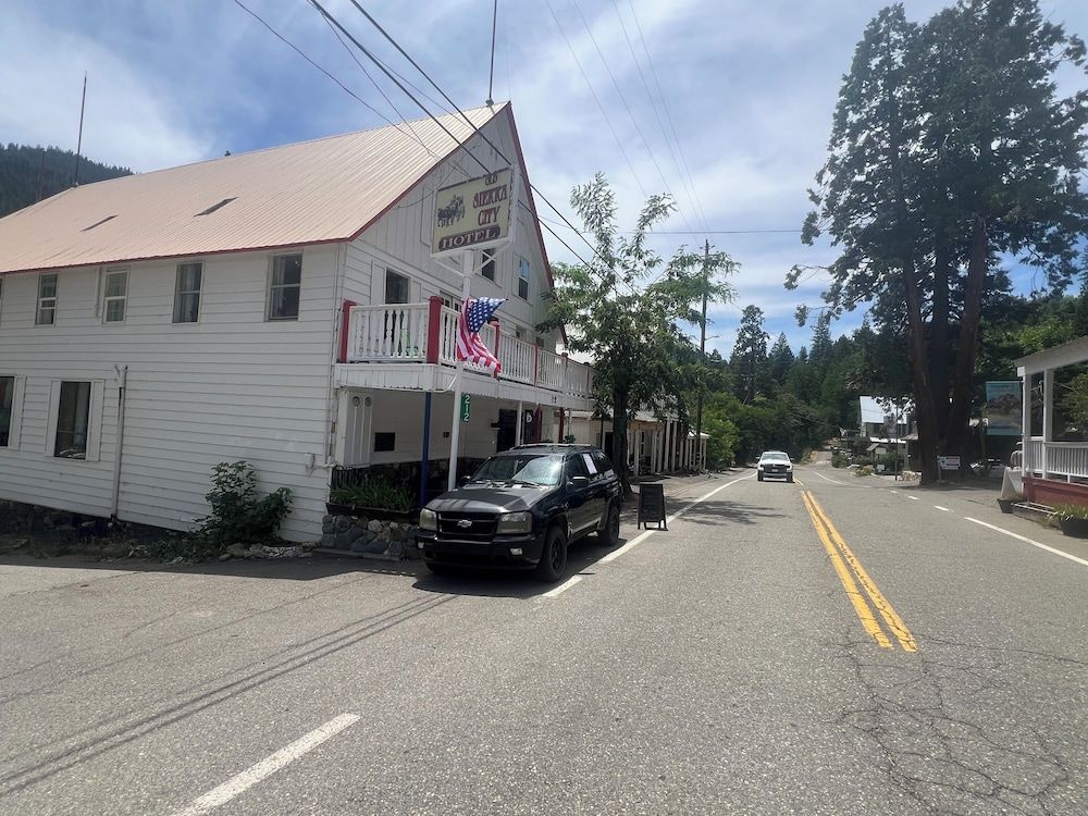 Old Sierra City Hotel 1