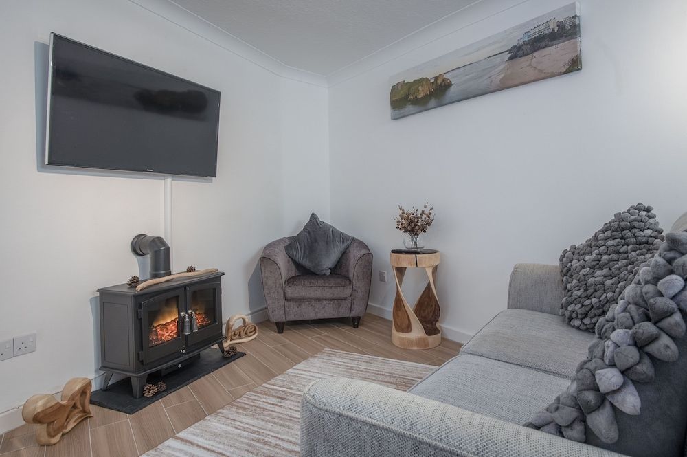 Castle Cove - 1 Bedroom Apartment - Tenby 1