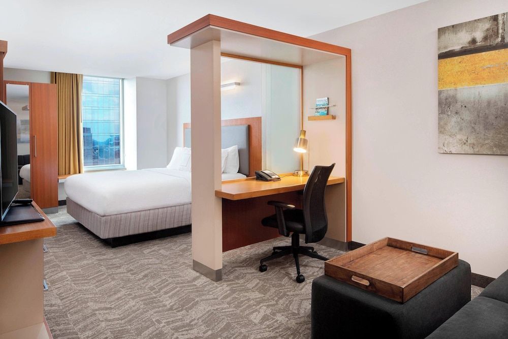 SpringHill Suites Indianapolis Downtown 1