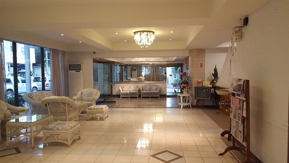 Nautical Inn 2