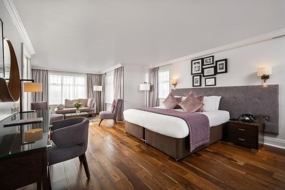 Ivanhoe Inn and Hotel 1