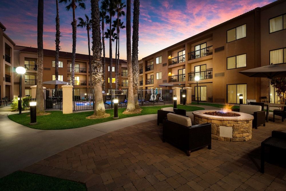 Sonesta Select Huntington Beach Fountain Valley 1