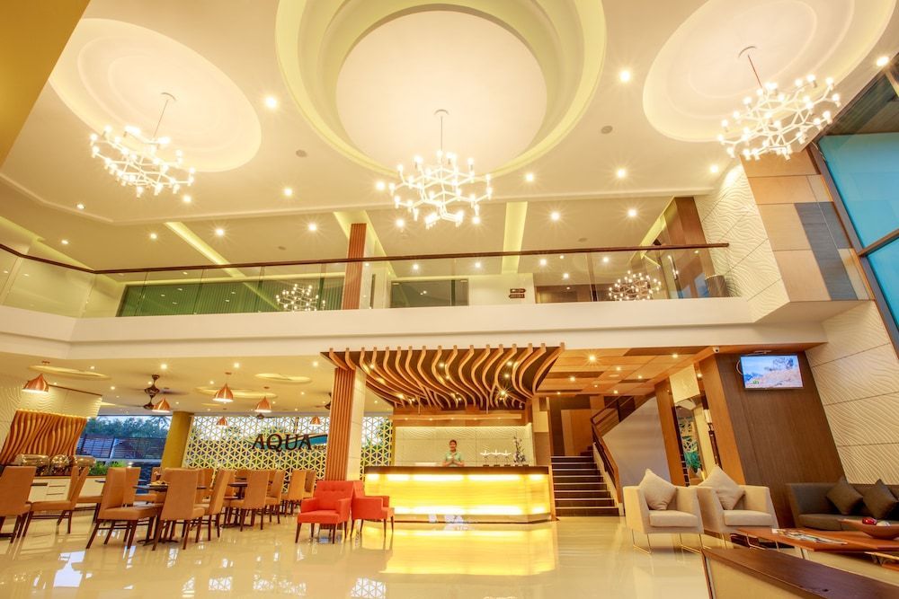 Aqua Resort Phuket - Near Beach and Chalong Pier 2