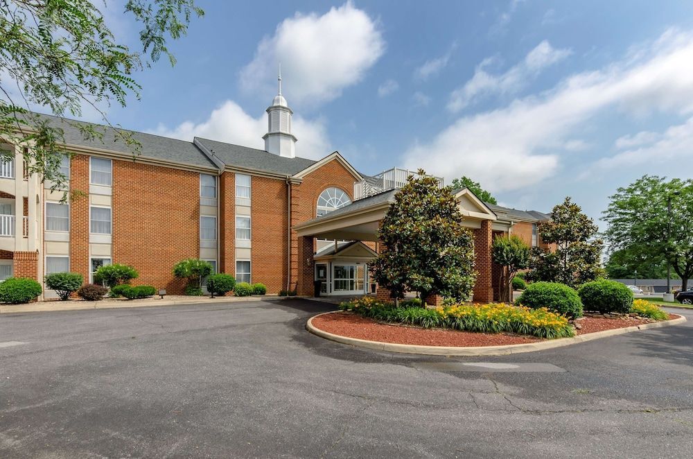 Best Western Plus Inn at Hunt Ridge 1