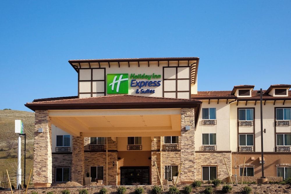 Holiday Inn Express & Suites FRAZIER PARK by IHG 1