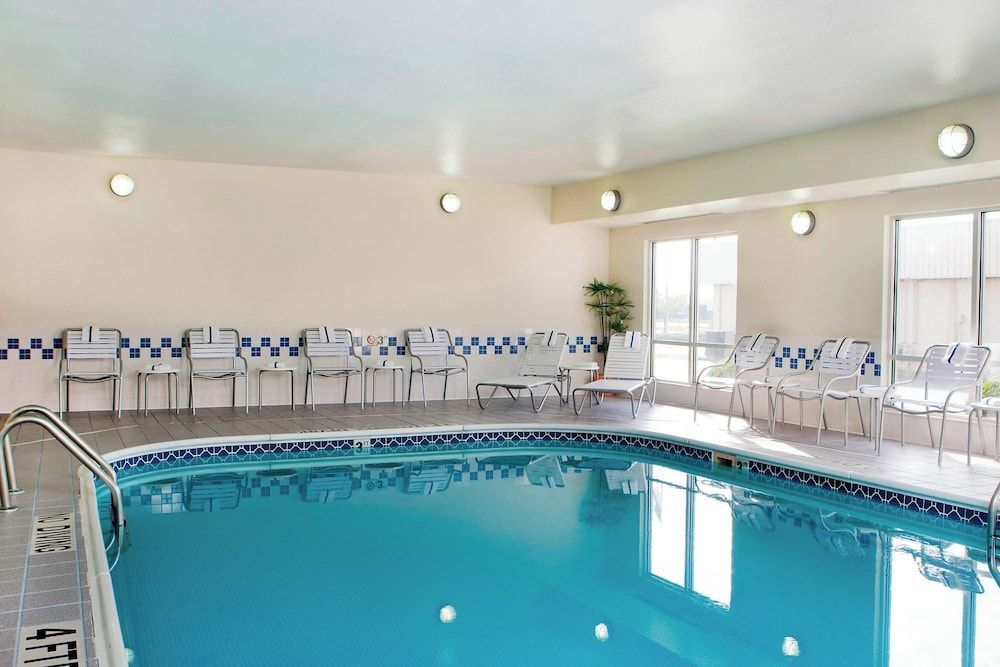Fairfield Inn & Suites by Marriott Champaign 1