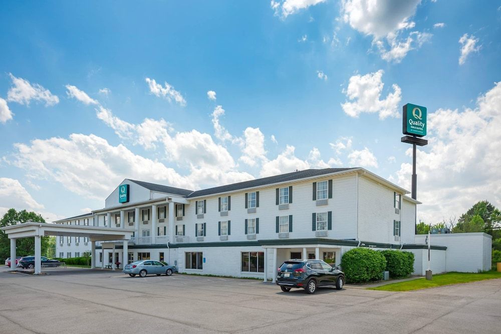 Quality Inn & Suites Bellville - Mansfield 1