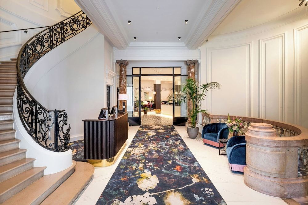 Sapphire House Antwerp, Autograph Collection 2
