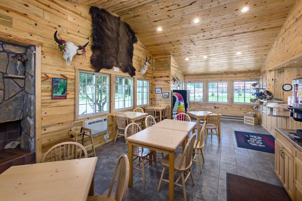Rock Crest Lodge & Cabins 2