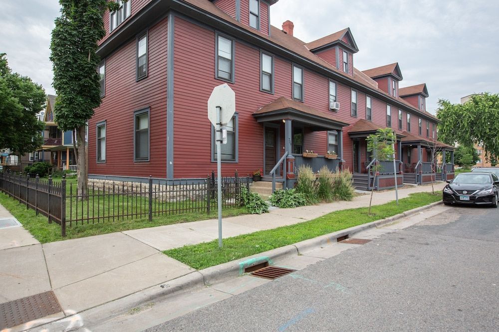 Midtown Manor 1