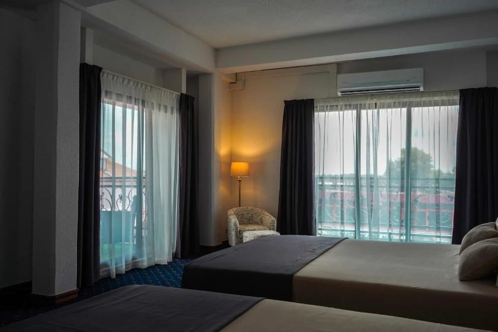 Royal Breeze Paramaribo 1
