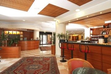 Hotel President 2