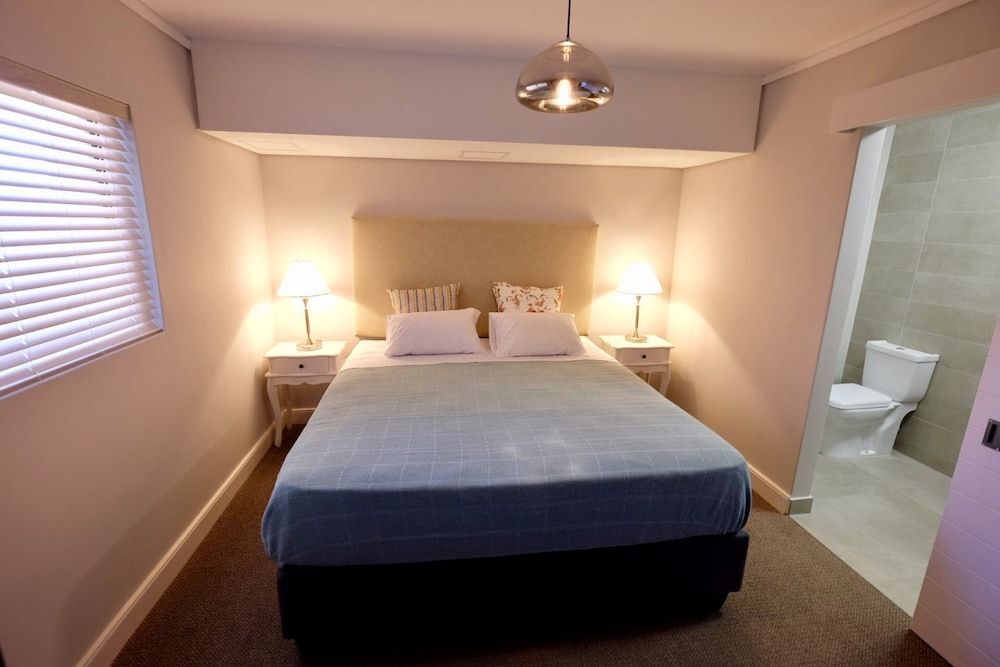 Blou Inn - Century City 2