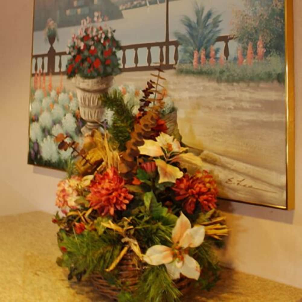 Meadow Court Inn 2