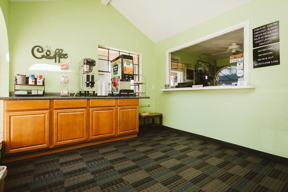 Regency Inn Channelview 2