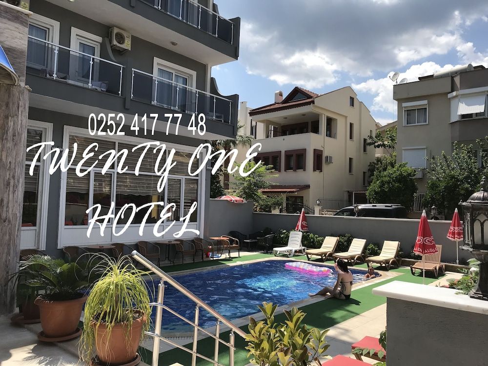 Twenty One Hotel 1