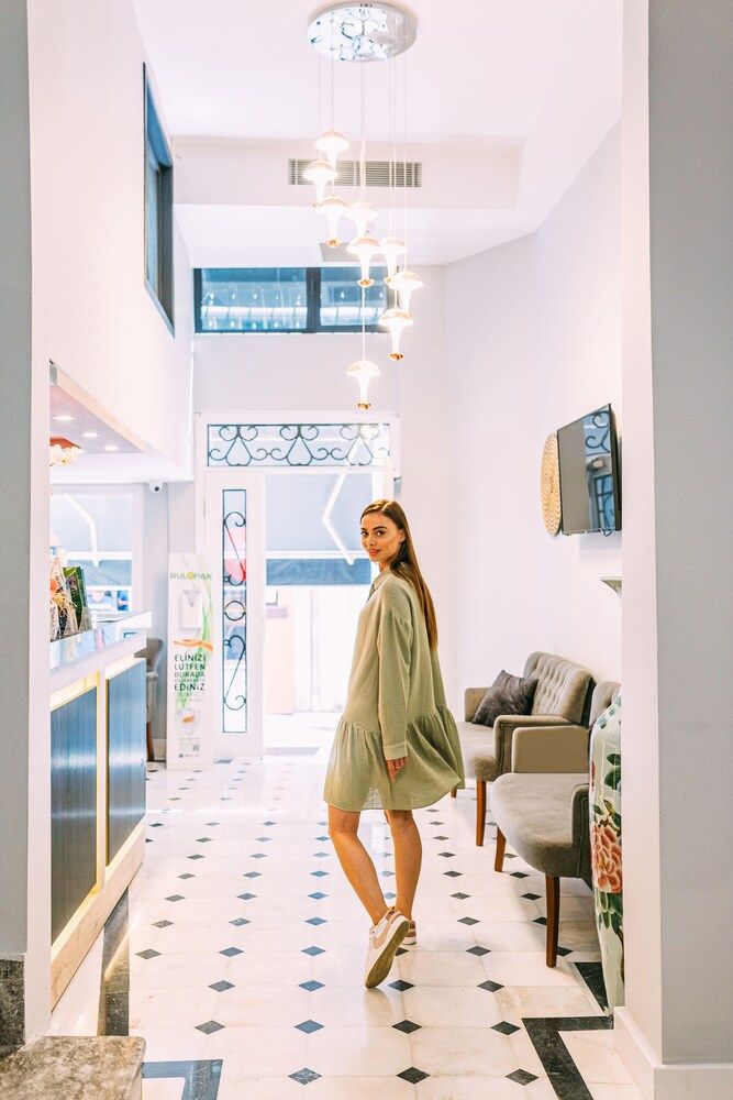 RW BOUTIQUE HOTEL 1