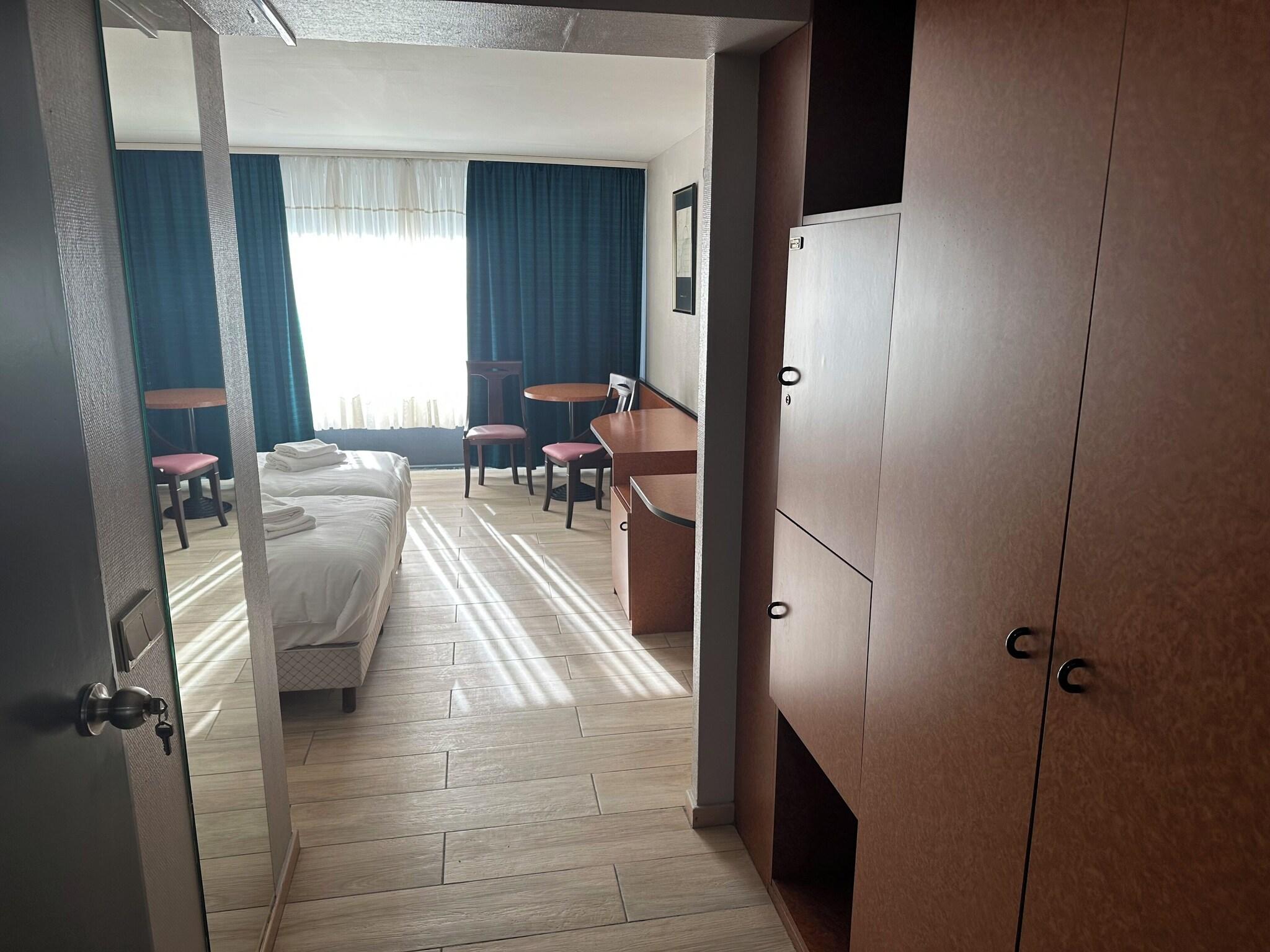 Hotel Galaxy 1